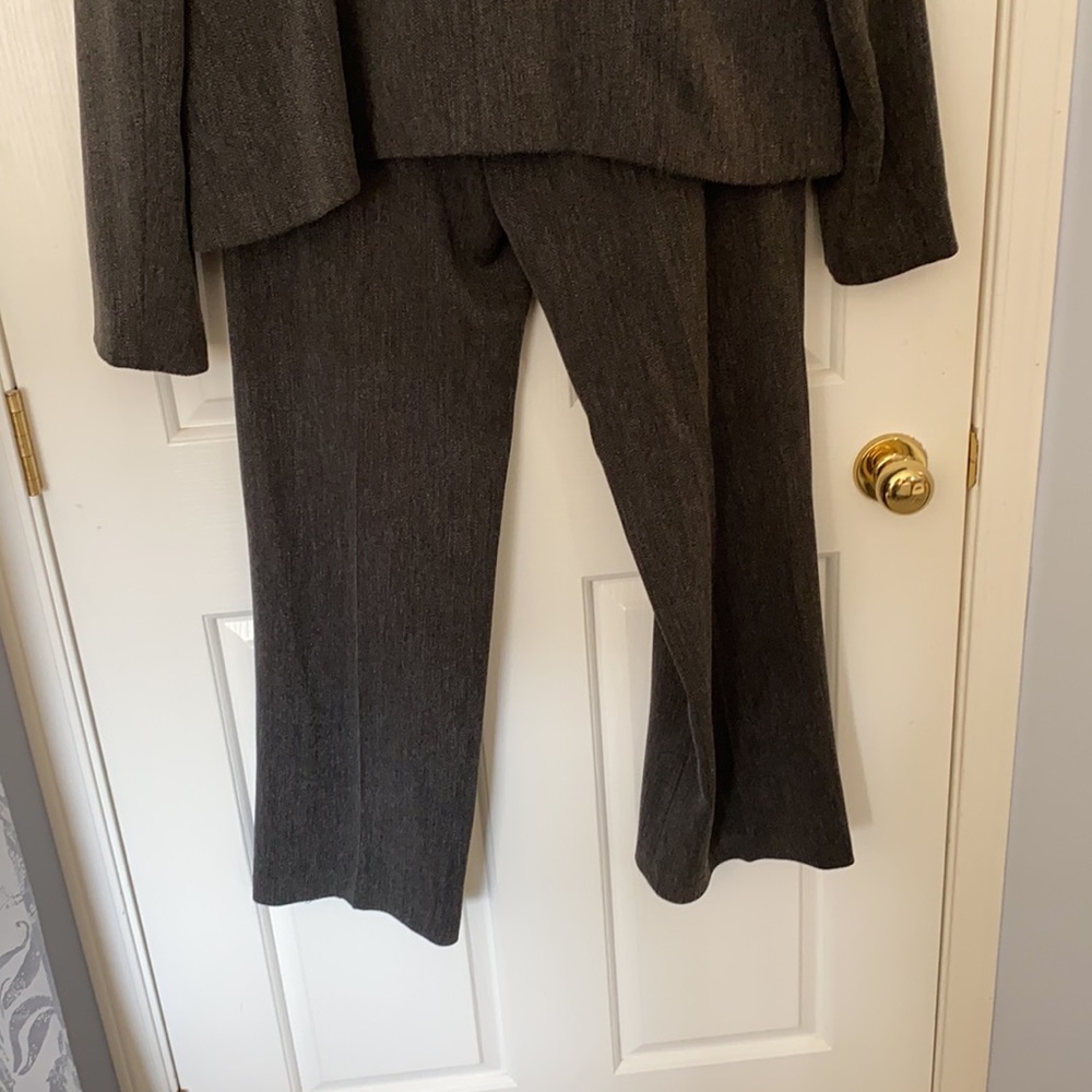 Suit - Picture 4 of 4